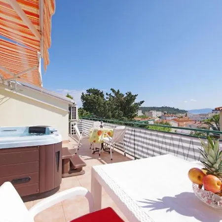 Ribarevic דירה מאקרסקה